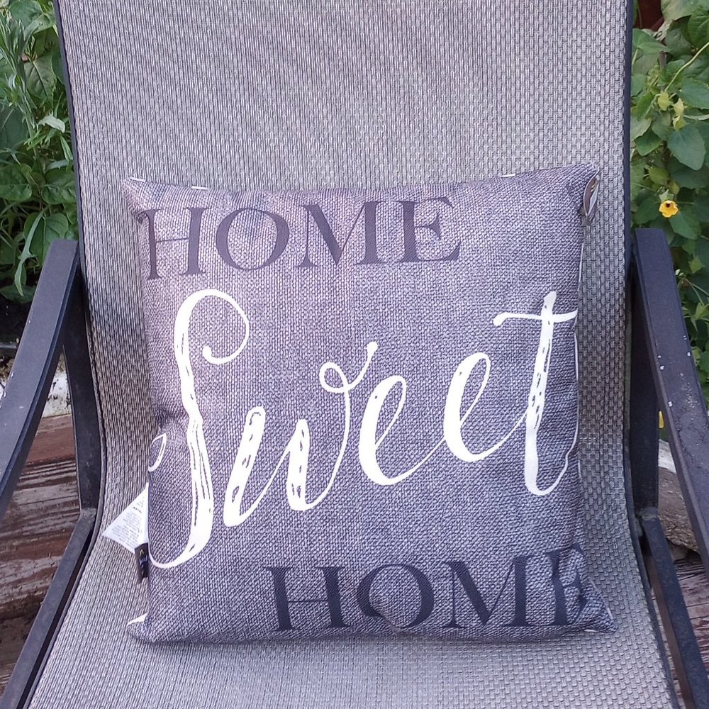 Outdoor Briarwood Lane Pillow